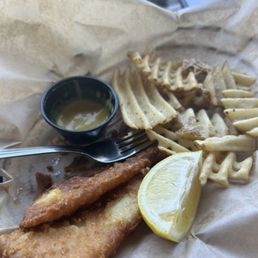 Horrible "fish and chips". Horrible "fish and chips".