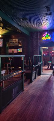 JR's Bar & Grill by null