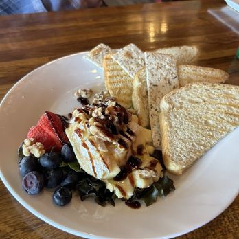 Cafe Lola - New American Near Me - Johnson City, Tennessee