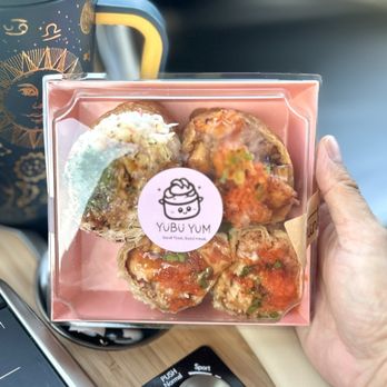 Yubu Yum - GARLIC BUTTER CRAB, BABY LOBSTER YUBU, D.F Yubu (2pc) - Food Delivery Services Near Me - Sacramento, California Yubu Yum - GARLIC BUTTER CRAB, BABY LOBSTER YUBU, D.F Yubu (2pc) - Food Delivery Services Near Me - Sacramento, California