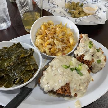 Nexus Brewery and Restaurant - Southern fried chicken platter with collard greens and mac and cheese (subbed mashed potatoes) - Breweries Near Me - Albuquerque, New Mexico