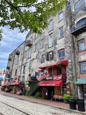 Savannah S Candy Kitchen 753 Photos 348 Reviews Candy Stores 225 E River St Savannah Ga Phone Number Menu