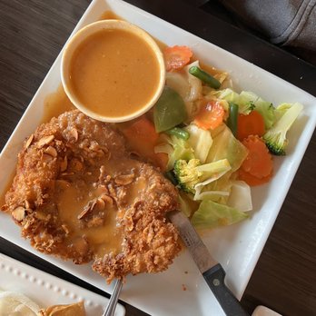 Red Lantern Asian Fusion - Almond-crusted chicken with Asian gravy - Asian Fusion Near Me - Yelm, Washington