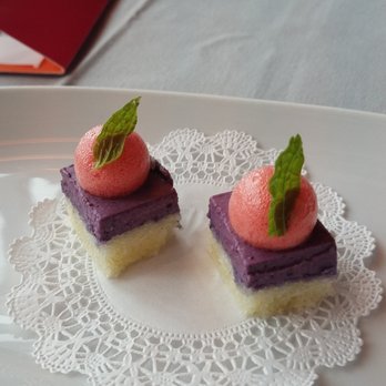 Robert - Surprise dessert & it was pretty good! - New American Near Me - New York, New York