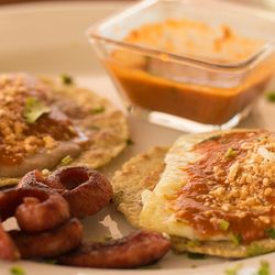 Jardin Montenegro - huevos llamarada con chipotle, simplemente exquisitos!