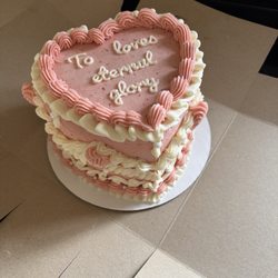 Heavenly Bites By Shawna - Custom Valentine's Day cake