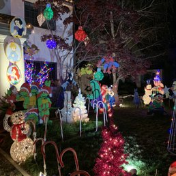 Photo of East Sacramento's Fab 40s Christmas Lights - Sacramento, CA, United States