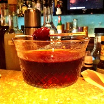 Clive's Classic Lounge - Fantastic cocktails - Lounges Near Me - Victoria, British Columbia