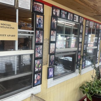 Toms Barbeque - Barbeque Near Me - Memphis, Tennessee