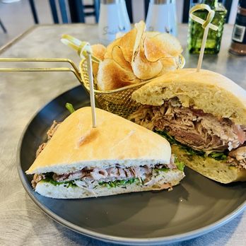 Mama Tess’s Artisan Kitchen - A Sunday Roast with potato chips - Desserts Near Me - Las Vegas, Nevada