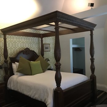 THE BERGSON - Beautiful Room tastefully decorated - Hotels Near Me - Calistoga, California THE BERGSON - Beautiful Room tastefully decorated - Hotels Near Me - Calistoga, California