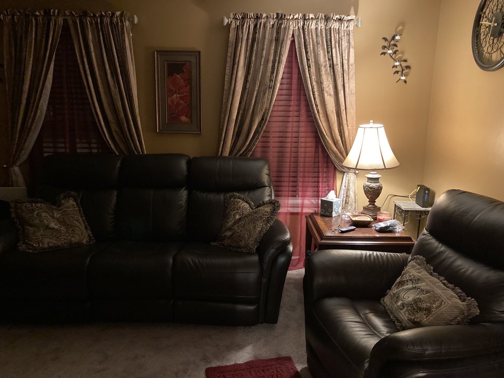 RUSSELL FURNITURE & FLOOR COVERINGS Updated August 2024 222 W Main