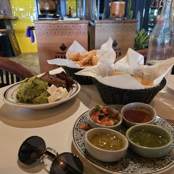 Los Amores de Julia - Guacamole, with chips and salsa - Mexican Near Me - Sacramento, California Los Amores de Julia - Guacamole, with chips and salsa - Mexican Near Me - Sacramento, California