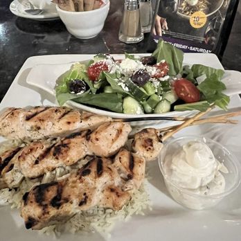 Symposium Cafe Restaurant Georgetown - Chicken souvlaki - Breakfast & Brunch Near Me - Georgetown, Ontario