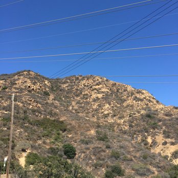 Cahuenga Peak - The mountain from the bottom - Hiking Near Me - Los Angeles, California Cahuenga Peak - The mountain from the bottom - Hiking Near Me - Los Angeles, California