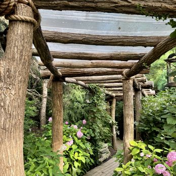 Thorncreek Winery & Gardens - a walkway lined with flowers - Wineries Near Me - Aurora, Ohio Thorncreek Winery & Gardens - a walkway lined with flowers - Wineries Near Me - Aurora, Ohio