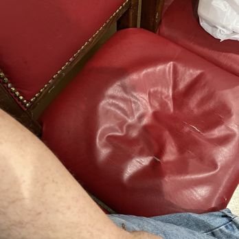Los Cantaritos - Bad chairs with permanent impressions - Mexican Near Me - Slidell, Louisiana