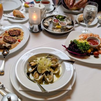 Harris' Restaurant - Oysters, sweetbread, clams and prawn cocktail - Steakhouses Near Me - San Francisco, California Harris' Restaurant - Oysters, sweetbread, clams and prawn cocktail - Steakhouses Near Me - San Francisco, California