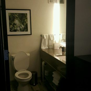 Hyatt Regency Savannah - Bathroom - Hotels Near Me - Savannah, Georgia Hyatt Regency Savannah - Bathroom - Hotels Near Me - Savannah, Georgia