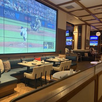 Hudson & Nash - Inside seating - New American Near Me - San Diego, California