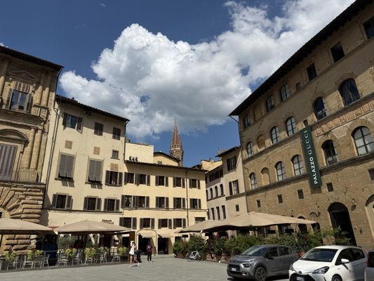 Palazzo Gucci by null