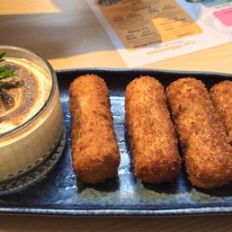 Dish is supposed to include 6 croquetas according to their advertising. But they only serve 5. Why advertise 6 then? Dish is supposed to include 6 croquetas according to their advertising. But they only serve 5. Why advertise 6 then?