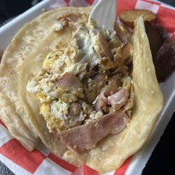 Antojitos Nena - Ham and egg tacos