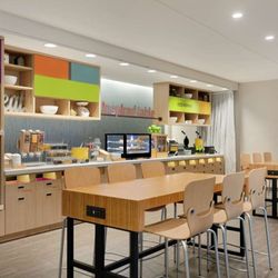 Home2 Suites by Hilton Martinsburg - Breakfast Area