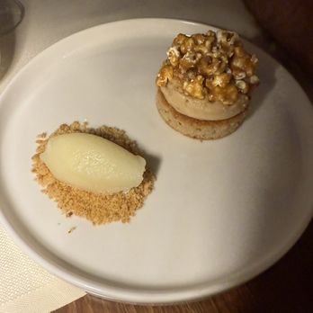 Hostaria Da Franz - finanziera waffle with hazelnuts cream, caramelized popcorn and lemon sorbet - Seafood Near Me - Venezia, VE