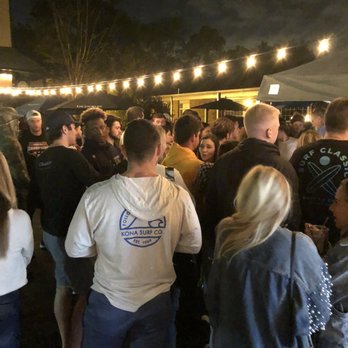 The Grasshopper - No masks to get drinks at the bar. Just a huge crowd. - American Near Me - Cedar Grove, New Jersey