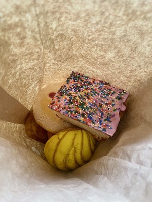 Las Delicias Panaderia Y Antojitos by null