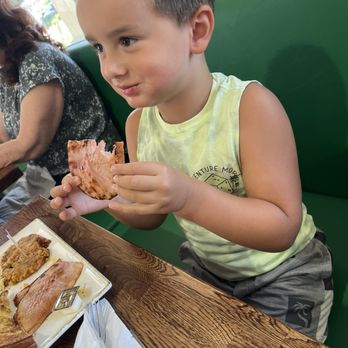 Madres Brunch - Ham and eggs - Breakfast & Brunch Near Me - Corona, California