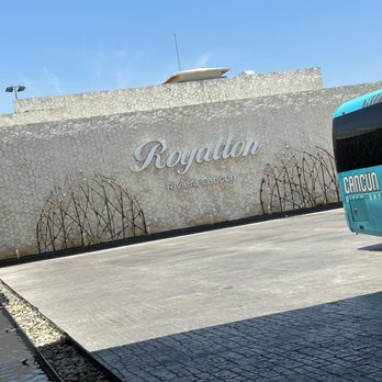 Hideaway Royalton Riviera Cancun - Drive Up sign - Hotels Near Me - Cancún, ROO Hideaway Royalton Riviera Cancun - Drive Up sign - Hotels Near Me - Cancún, ROO