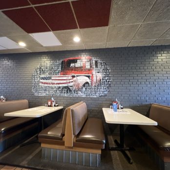 Road Dawg Family Restaurant - Wall mural - New American Near Me - Beloit, Wisconsin Road Dawg Family Restaurant - Wall mural - New American Near Me - Beloit, Wisconsin
