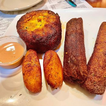 El Rinconcito De Santa Barbara - Assorted Appetizers with Sauce - Latin American Near Me - Hialeah, Florida
