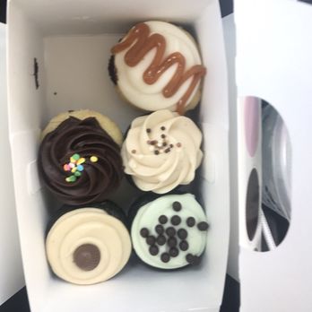 Dots Cupcakes - dulce de Leche, Chocobutter, chocolate mint, vanilla chocolate, mocha., mostess was gobbled up! - Cupcakes Near Me - Pasadena, California Dots Cupcakes - dulce de Leche, Chocobutter, chocolate mint, vanilla chocolate, mocha., mostess was gobbled up! - Cupcakes Near Me - Pasadena, California