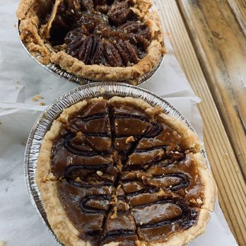 Little Miss BBQ - Bekke's Smoked Pecan Pie - Barbeque Near Me - Phoenix, Arizona