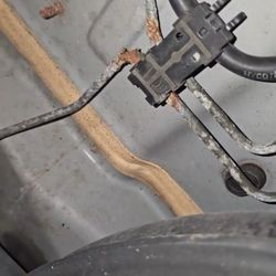 495 Mazda - Rotted Brake line