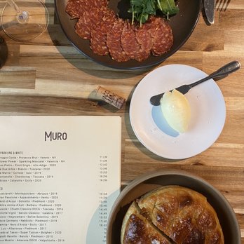 Osteria Il Muro - Pure freakin heaven. Do NOT skip the Focaccia even if it means doubling down on cardio day! - Italian Near Me - Denton, Texas Osteria Il Muro - Pure freakin heaven. Do NOT skip the Focaccia even if it means doubling down on cardio day! - Italian Near Me - Denton, Texas