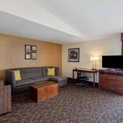La Quinta by Wyndham Oakland - Hayward - Guest room