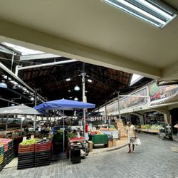 Mercado Municipal Kinjo Yamato