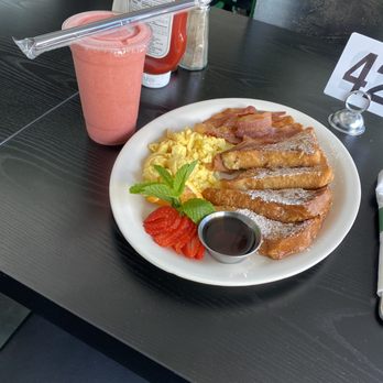 La Prime Caffe - Breakfast & Brunch Near Me - Los Angeles, California La Prime Caffe - Breakfast & Brunch Near Me - Los Angeles, California