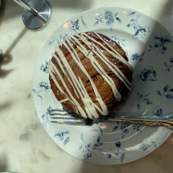 maman - Cinnamon Bun Kougin Amann - Coffee & Tea Near Me - Washington, DC, District of Columbia