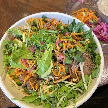 Mandy's - Canard Hoisin/Hoisin Duck Salad - Salad Near Me - Montreal, Quebec