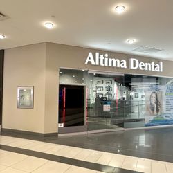 Altima Yonge Eglinton Dental Centre - Altima Yonge Eglinton Dental Centre exterior