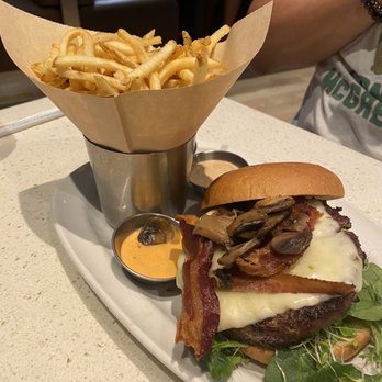 The Counter - Burgers Near Me - Honolulu, Hawaii The Counter - Burgers Near Me - Honolulu, Hawaii