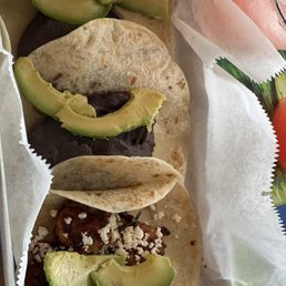 Vegan bean tacos w avocado Vegan bean tacos w avocado