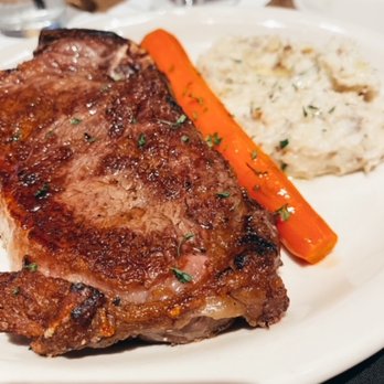 Bob's Steak & Chop House - Steakhouses Near Me - Dallas, Texas