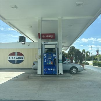Mobil - Favorite gas station in Palm Beach County, great service! - Gas Stations Near Me - Juno Beach, Florida