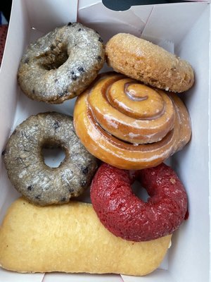 Lee Donuts by null
